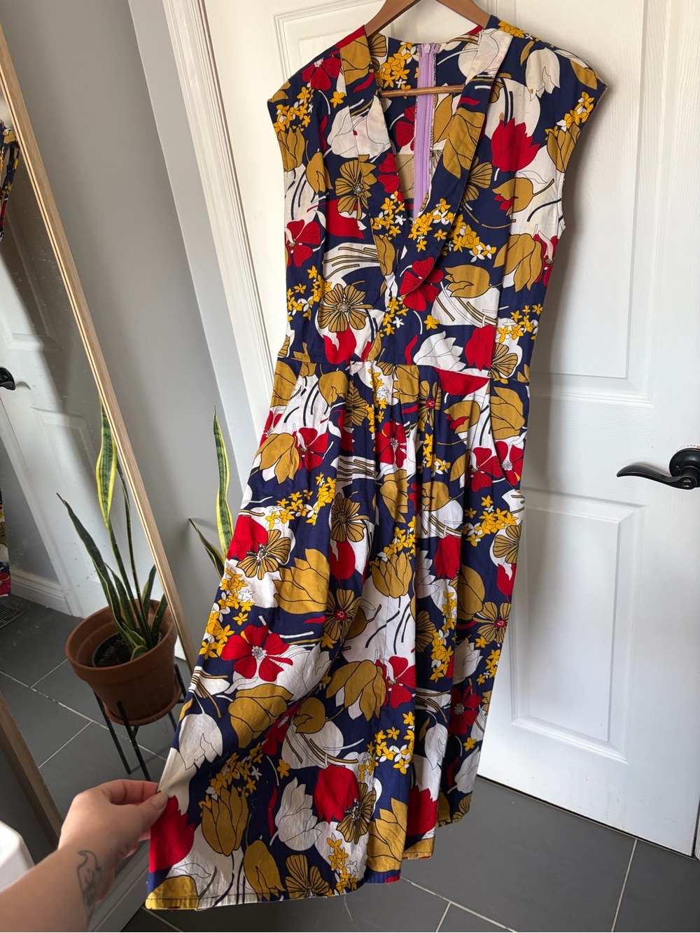 Vintage 1960s Hawaiian Floral fit and flare dress Size L